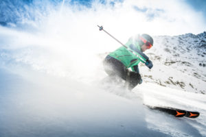 Sportperle: Ski & Stöcke